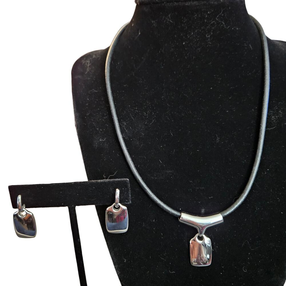 Lia Sophia Silver Tone Pendant Necklace Matching Drop Earrings Jewelry Set